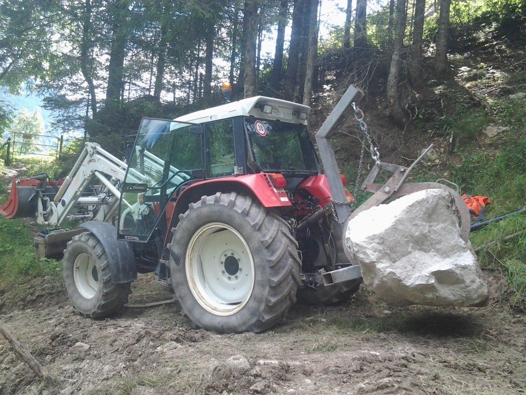 Acheminement des blocs avec notre tracteur Steyr